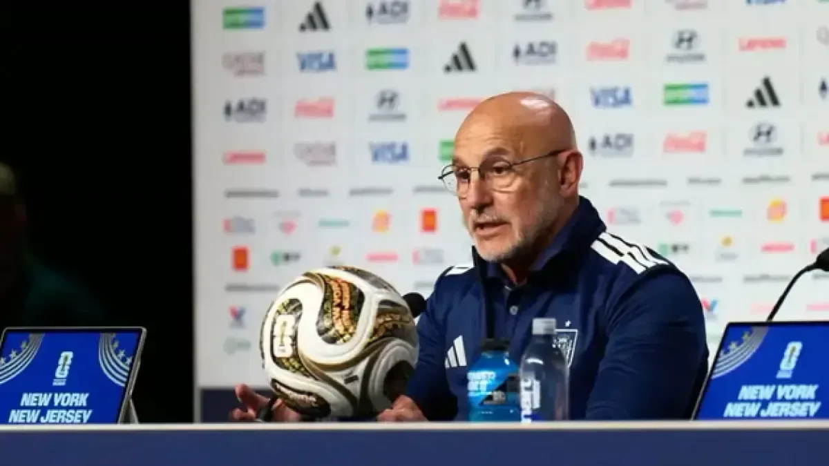 DIRECTO | Rueda de prensa de Rodri Hernández y Luis de la Fuente previa al España-Argentina | Final Mundial 2026